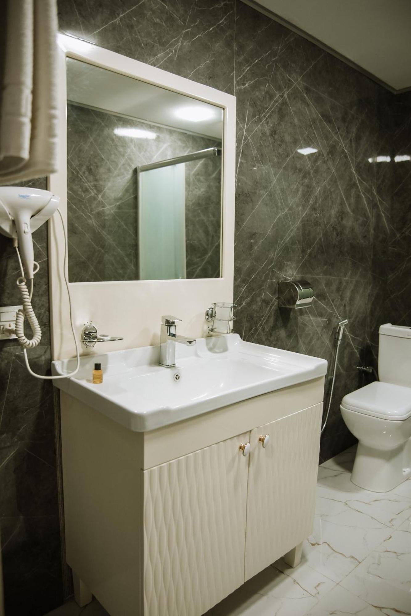 Address Hotel Баку Экстерьер фото